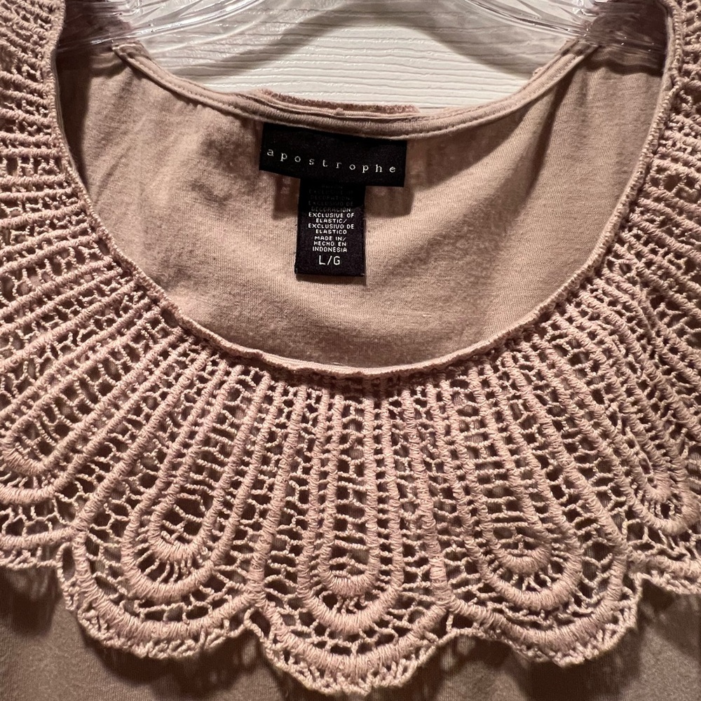 Apostrophe Sleeveless Top - Picture 3 of 3